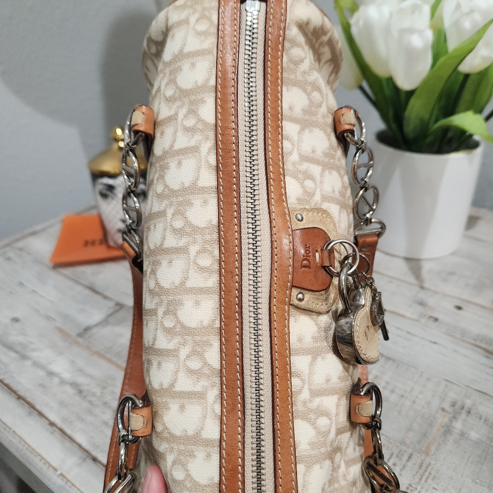 Christian Dior Romantique Cream and Tan Mini Papillon Bag - Picture 12 of 16